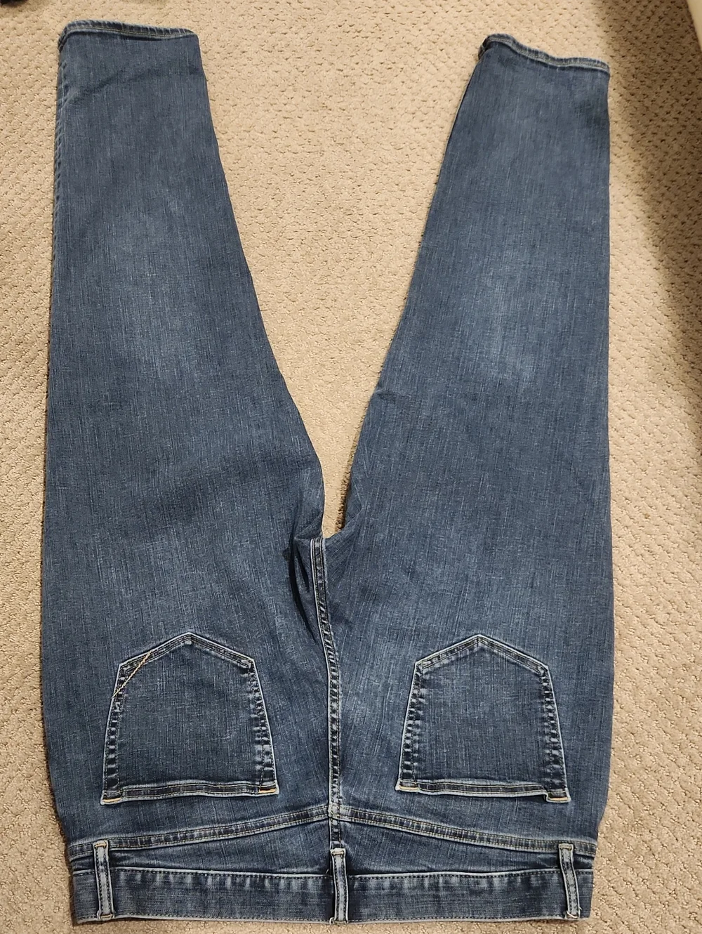 NEW Banana Republic Classic Athletic Tapered Fit Jeans 35 X 32